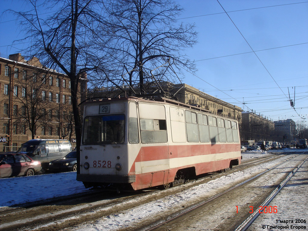 Санкт-Петербург, ЛМ-68М № 8528