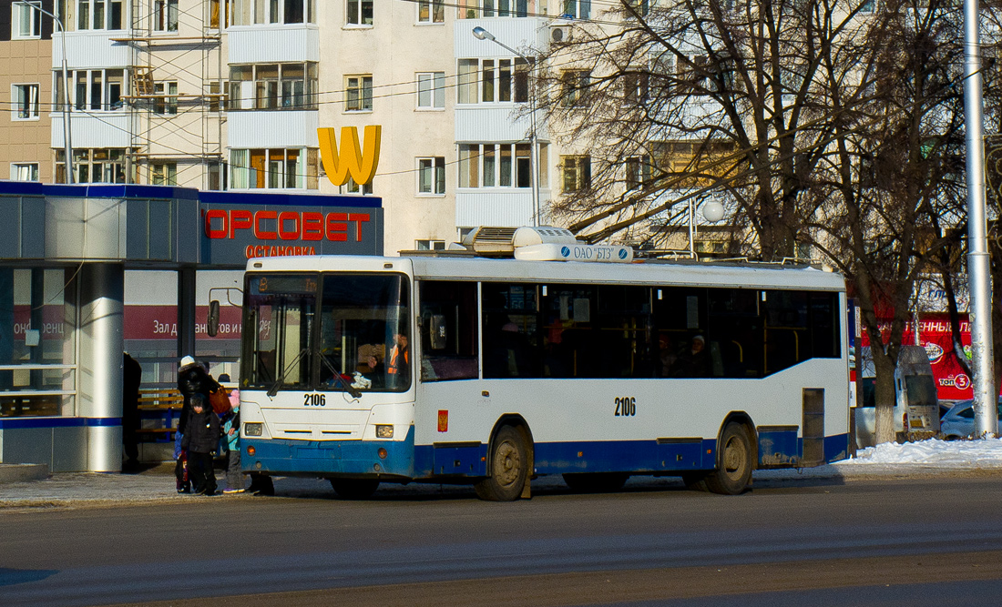 Уфа, БТЗ-52765А № 2106