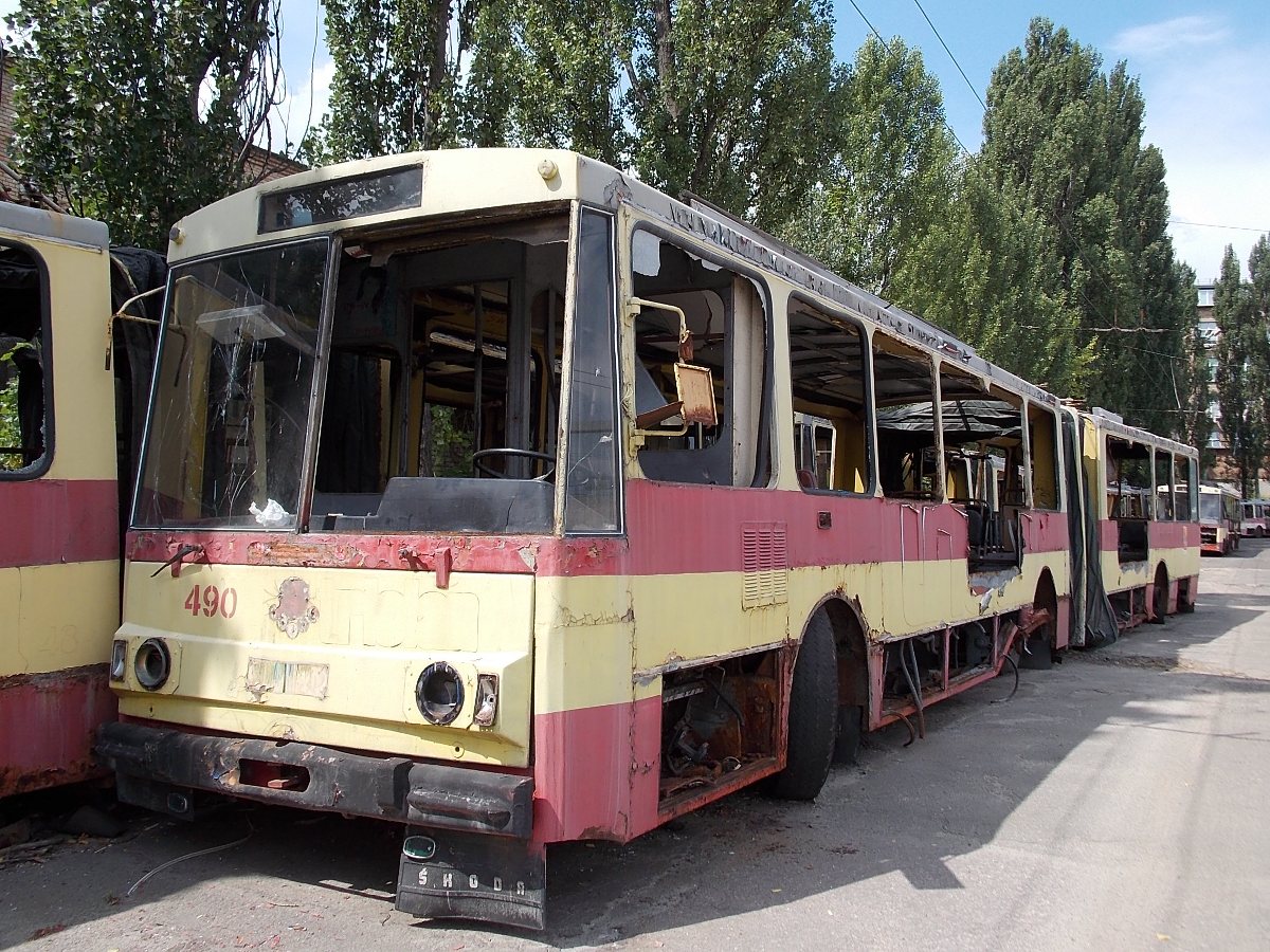 Киев, Škoda 15Tr03/6 № 490